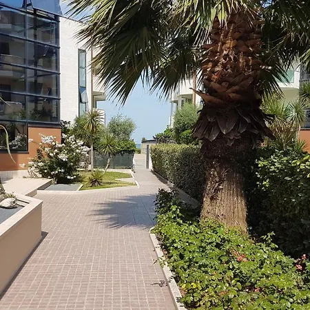 Lägenhet Residenze Makarska At Roseto Beach *